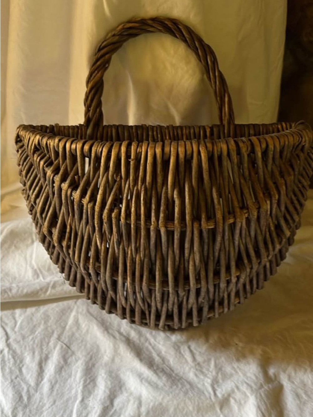 HANGING WICKER BASKET